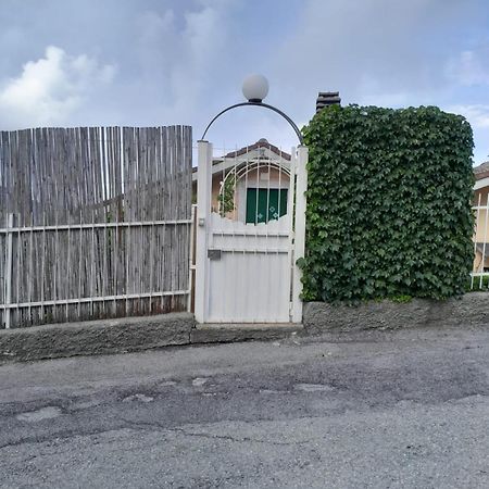 Mansarda A Noli Villa Buitenkant foto