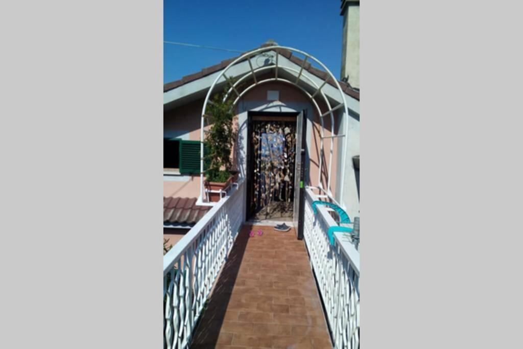 Mansarda A Noli Villa Buitenkant foto